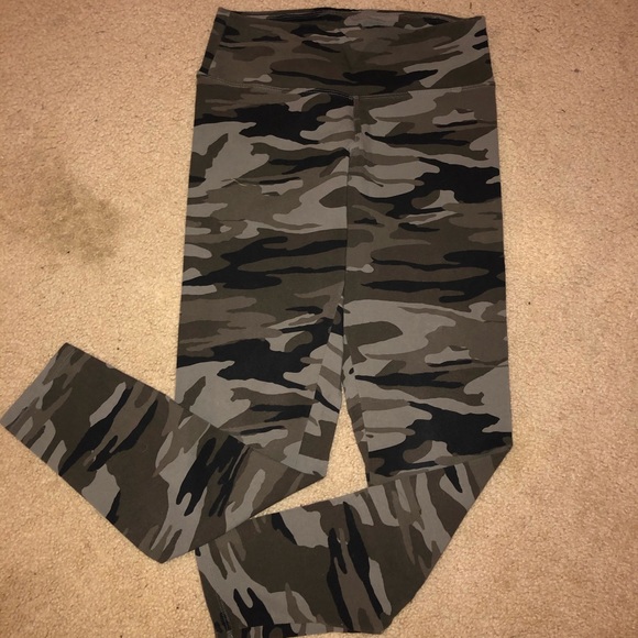 Express Pants - Express Camo leggings